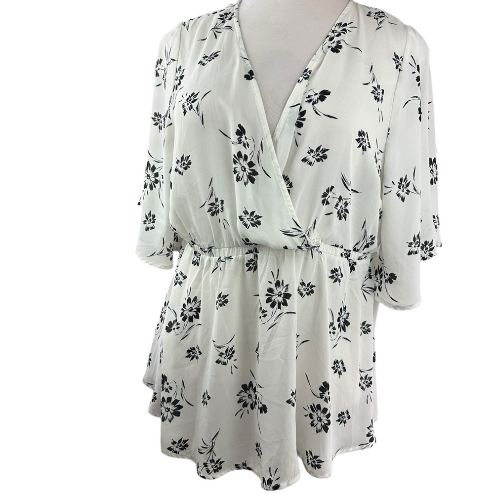NWT Torrid Floral Georgette Flutter Sleeve Surplice Blouse Sheer Plus Size 1X - Picture 13 of 15